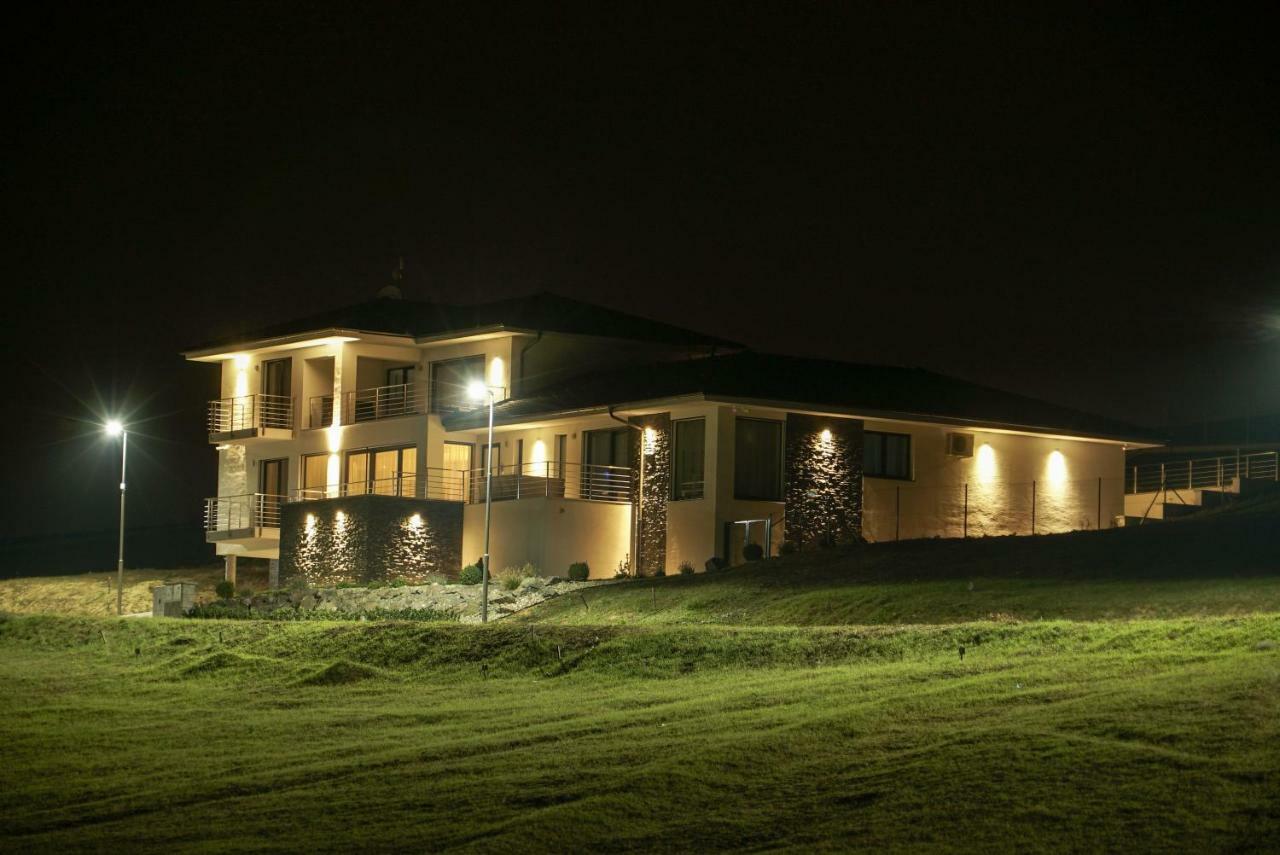 Luxury Villa Moraván Kültér fotó