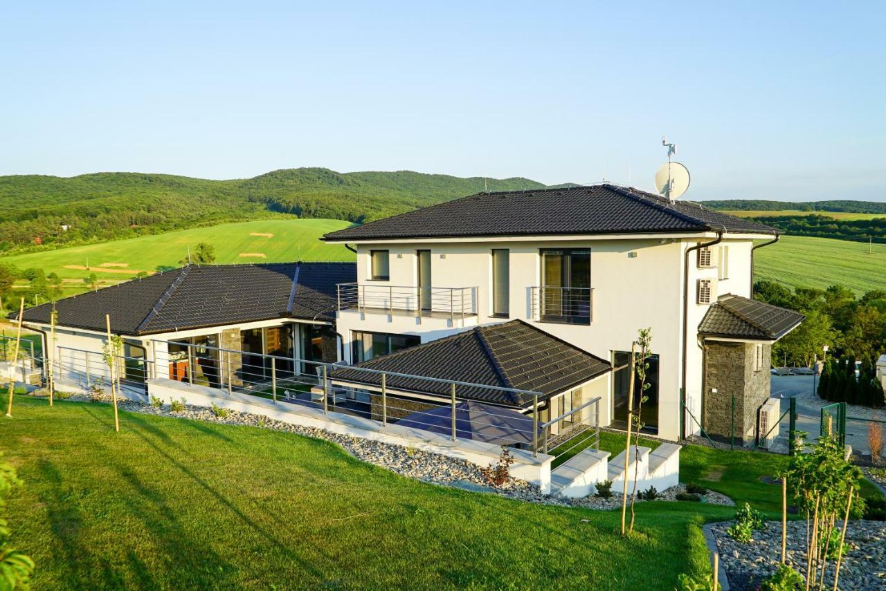 Luxury Villa Moraván Kültér fotó