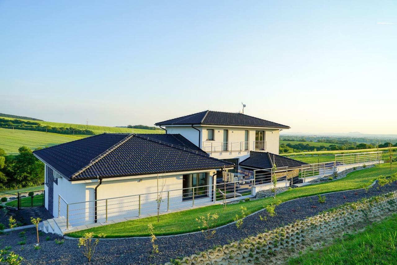 Luxury Villa Moraván Kültér fotó