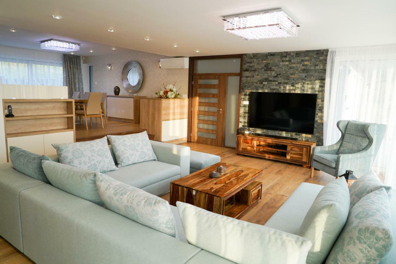 Luxury Villa Moraván Kültér fotó