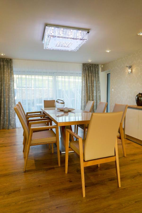 Luxury Villa Moraván Kültér fotó