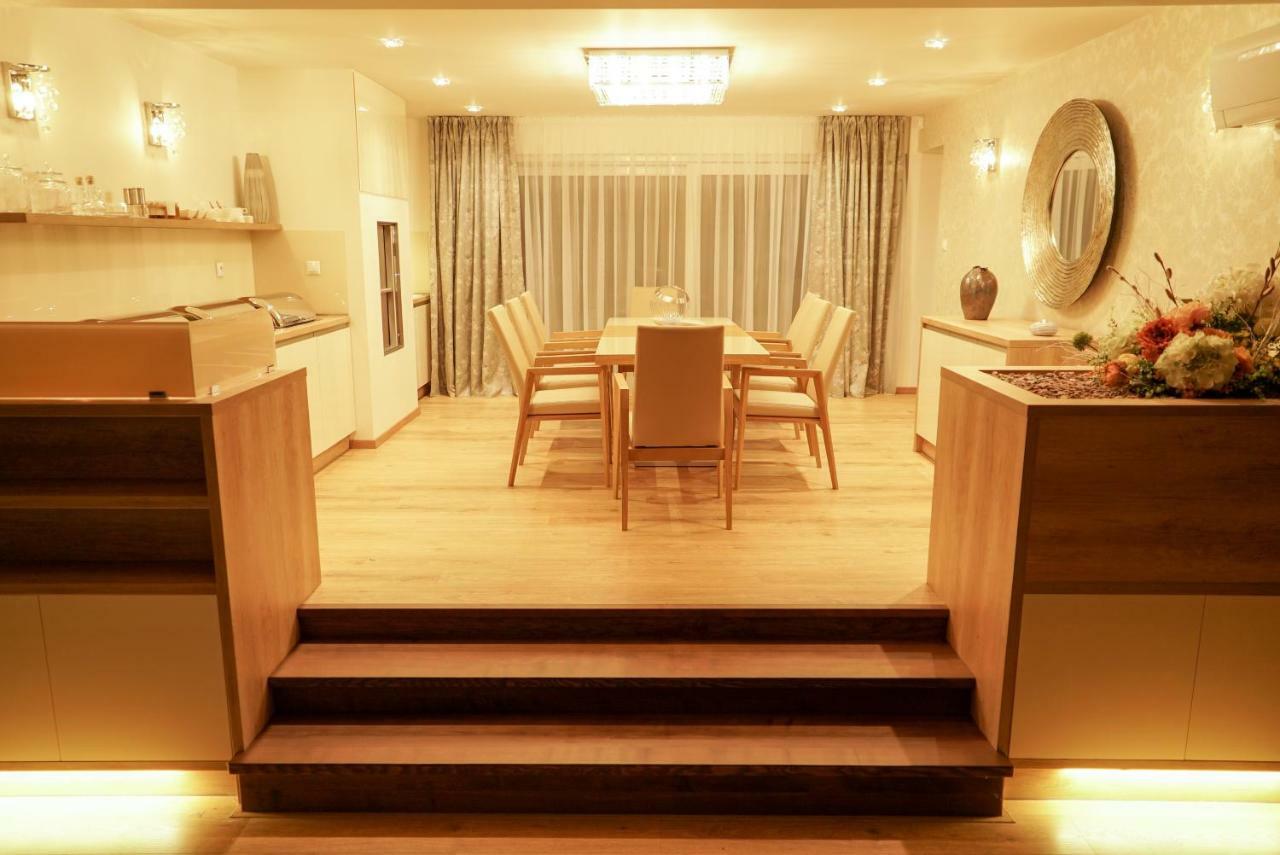 Luxury Villa Moraván Kültér fotó